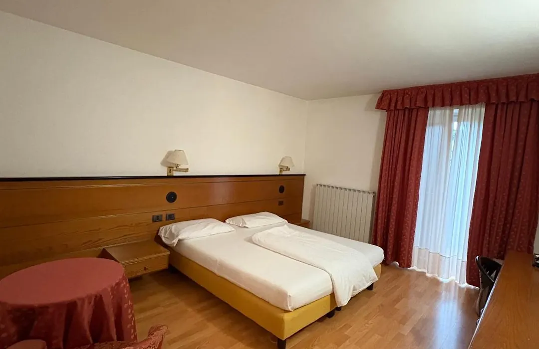 Albergo Aprica Garni-1